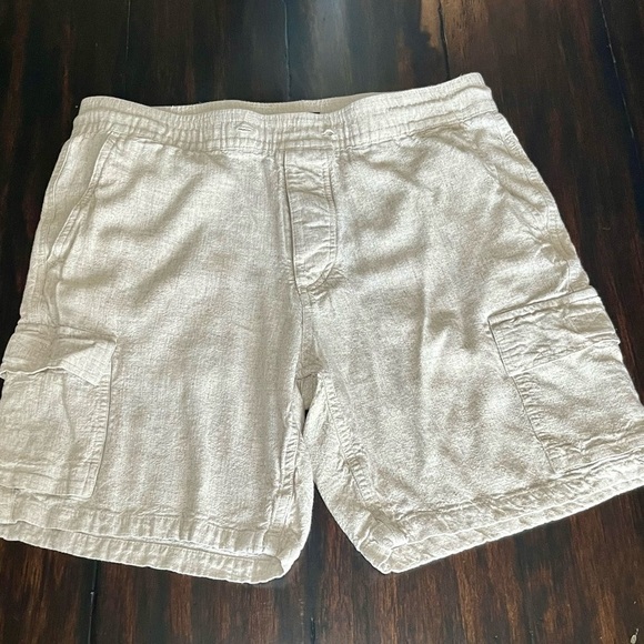 Kenneth Cole Women Cream Cargo Shorts Lightweight Cotton - Picture 2 of 8